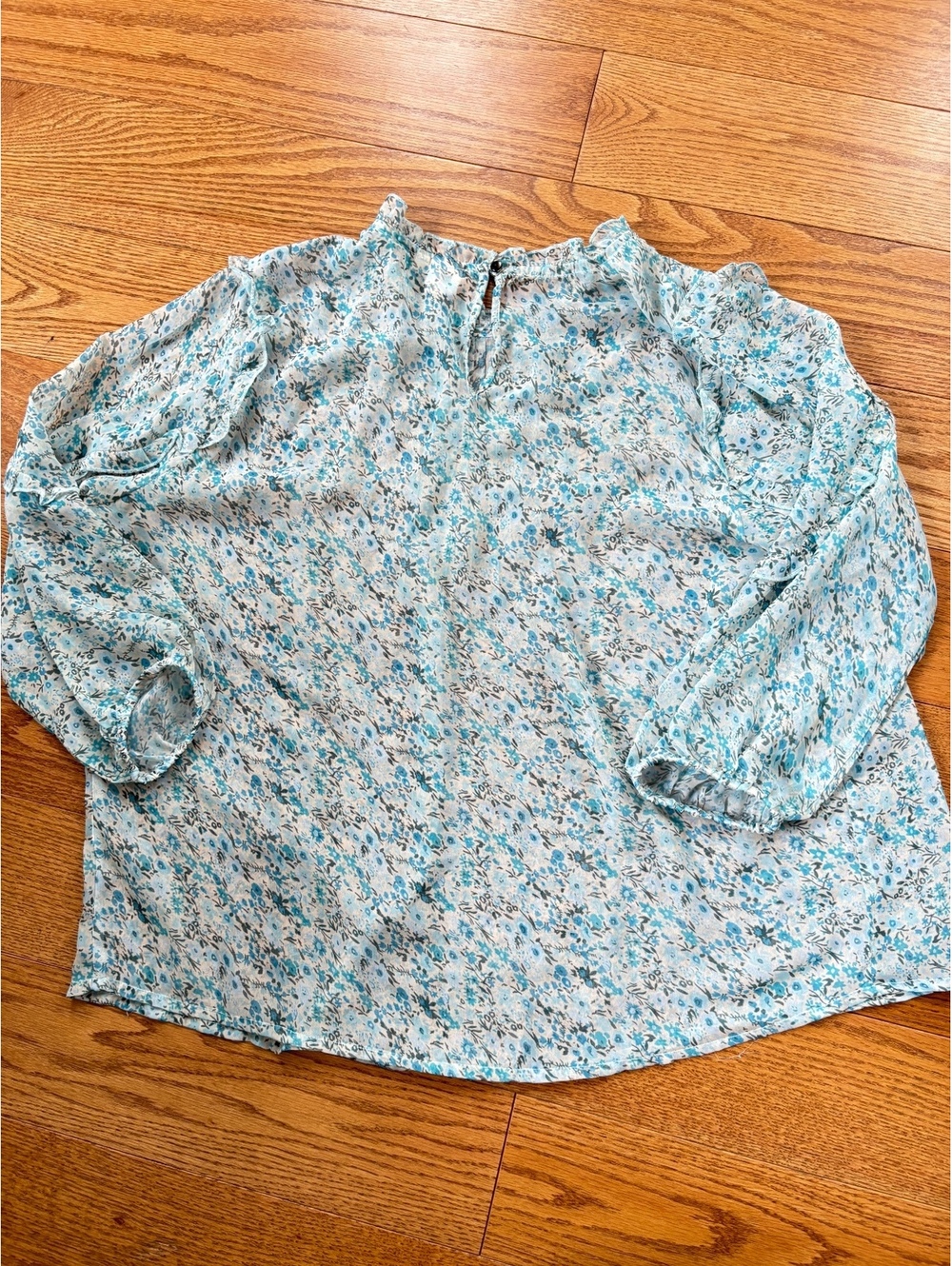 🌸 2 Floral Blouses for 1 Price 🌸 Lightweight Summer Bundle | Large - Picture 6 of 9